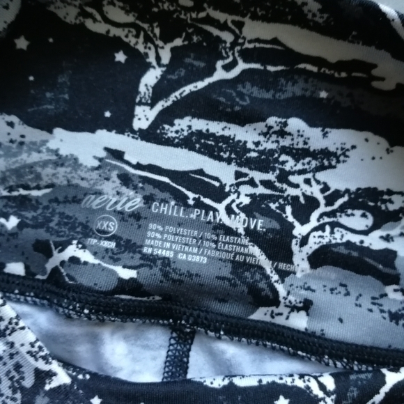 AERIE chill play move leggings black white tree of life camo print XXS - Picture 4 of 7